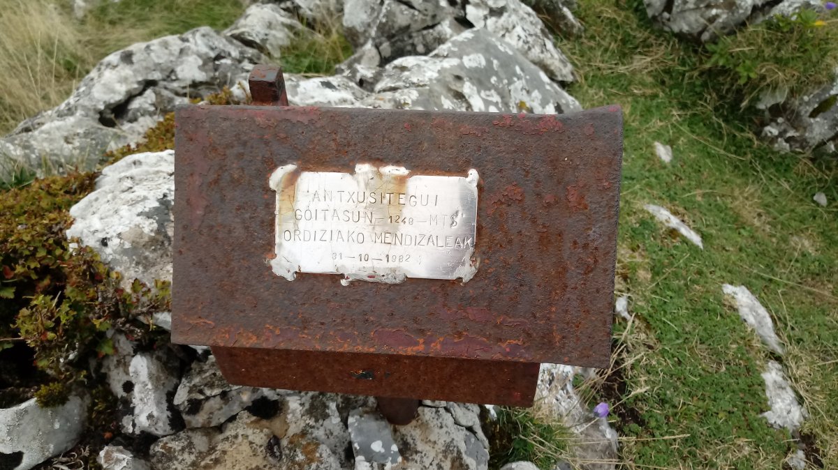 Auntzizegi (1249m) postontzia