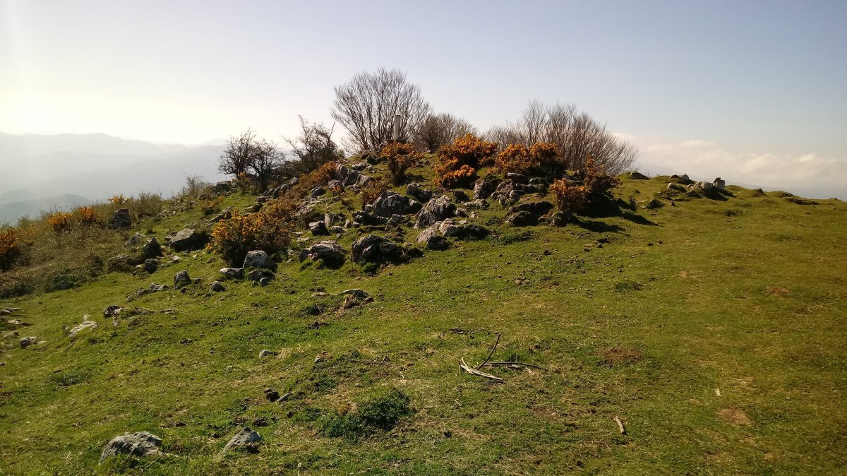 Erroizpe (804m) tontorra.jpg