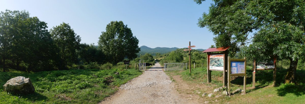 Aiztondoko bidearen hasiera, herriaren hegoaldean