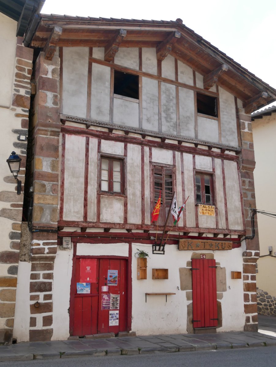 Mikelezkerrenia etxea, Bera