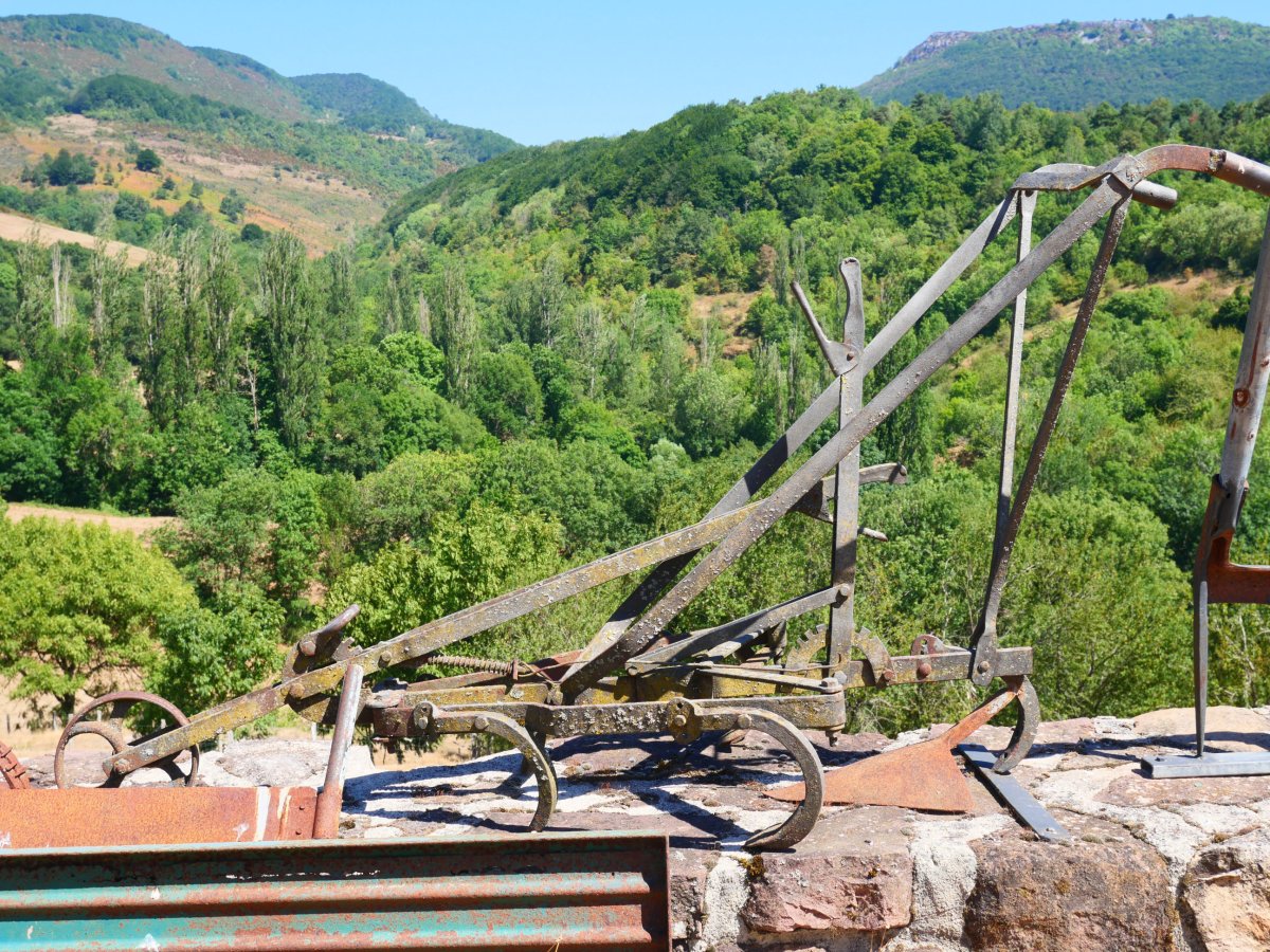 Burdinazko area, orain apaingarri