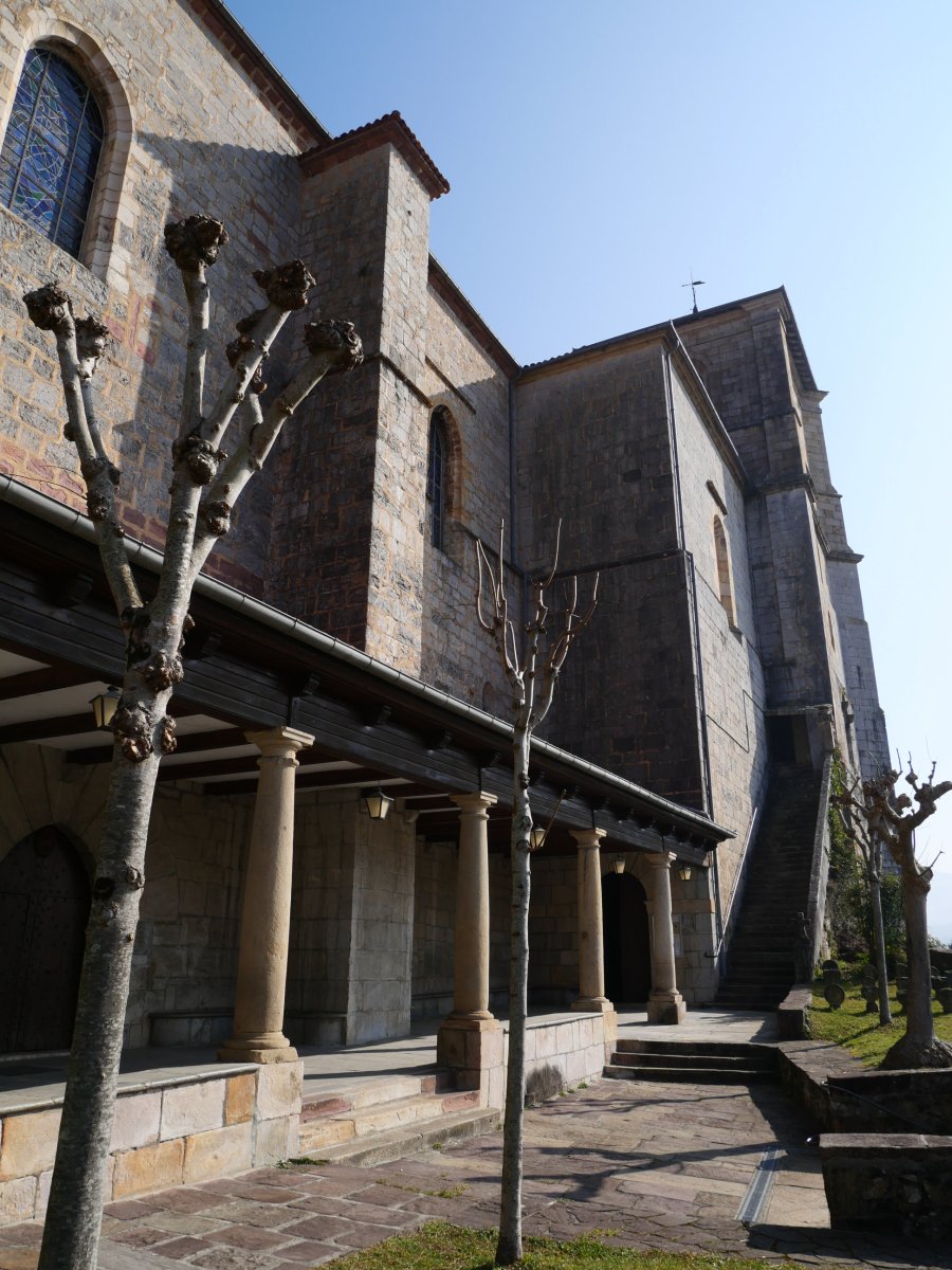 San Esteban eliza, Bera