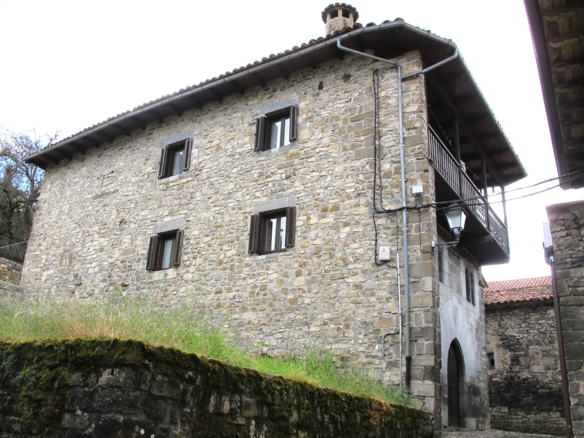 Marrakos etxea, Garde