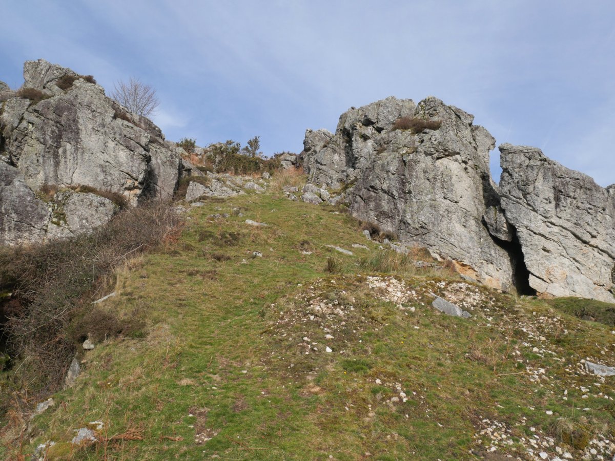 Antsestegiko Harriko hegoaldeko igoerako kanalea