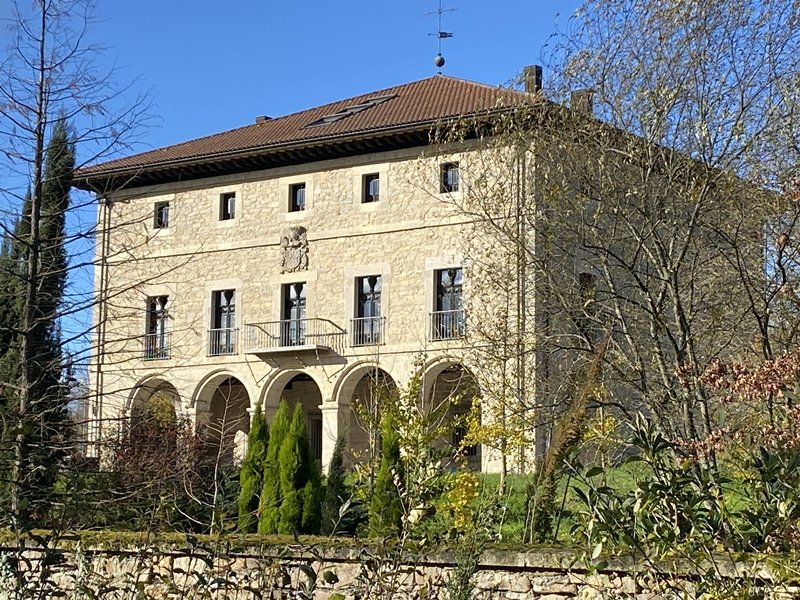 Larrako Jauregia. Amurrio (Lezama)