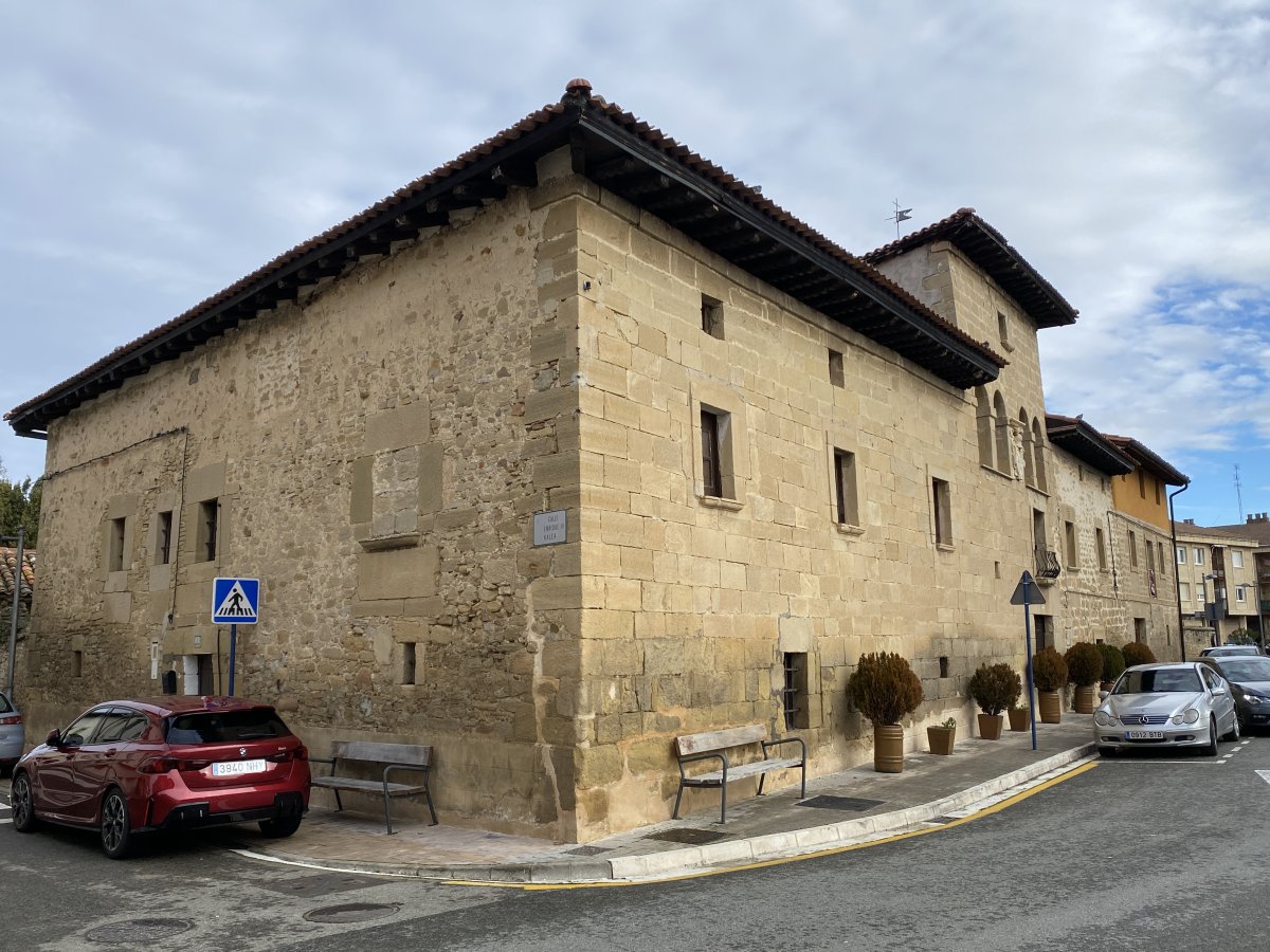 Saenz de Santamaria Jauregia. Erriberabeitia (Ribabellosa)