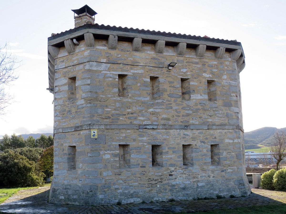 Almoreta Dorrea, Langraiz Oka-Iruña Oka