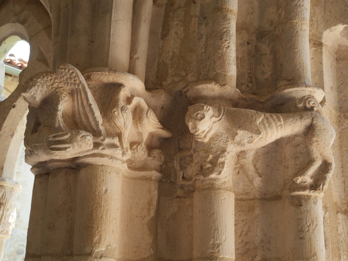 San Vicente eliza, Larunbe