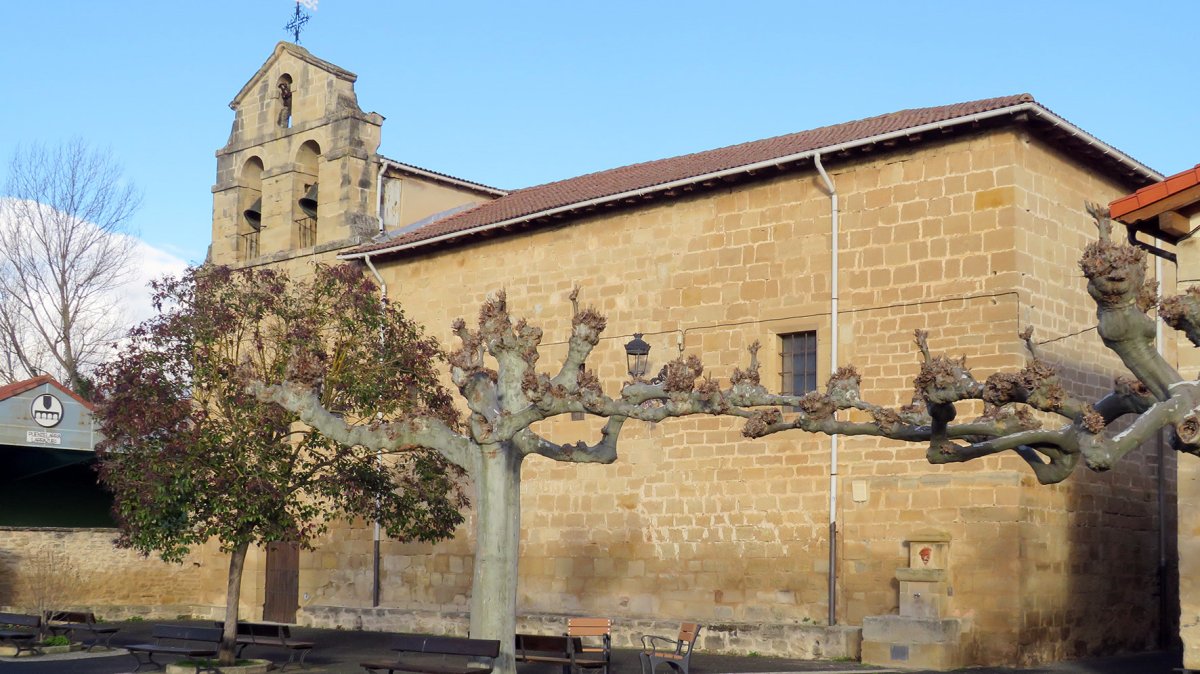 San Nikolas eliza, Larrazubi-Lantaron