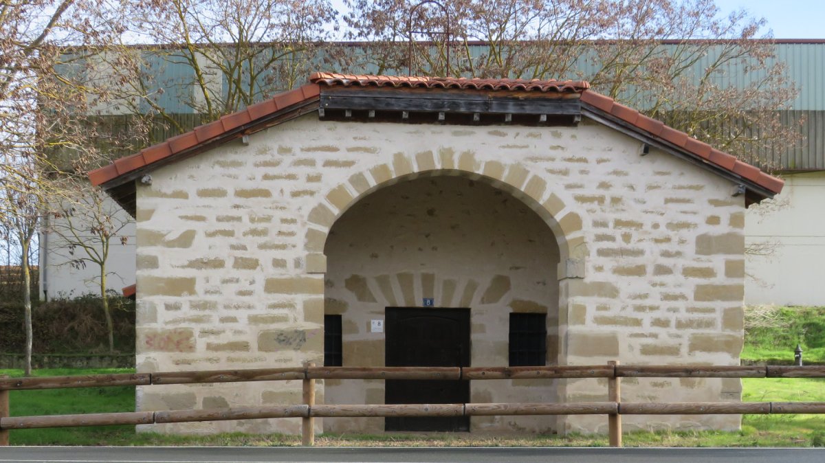 Santa Luzia ermita, Villamaderne-Gaubea