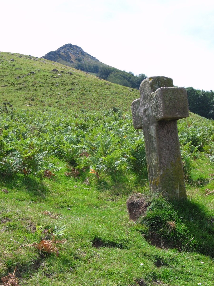 Gurutzea Otsondo aldeko bidean