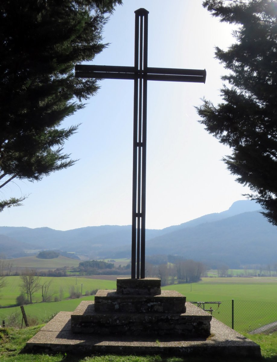 Gurutzea ermita atarian, Pagoeta-Urizaharra