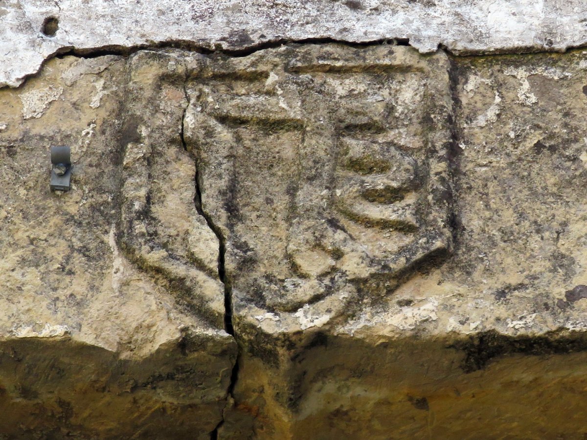 Sarmientotarren Dorrea, Loza-Urizaharra