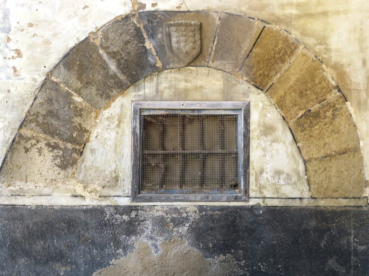 Sarmientotarren Dorrea, Loza-Urizaharra