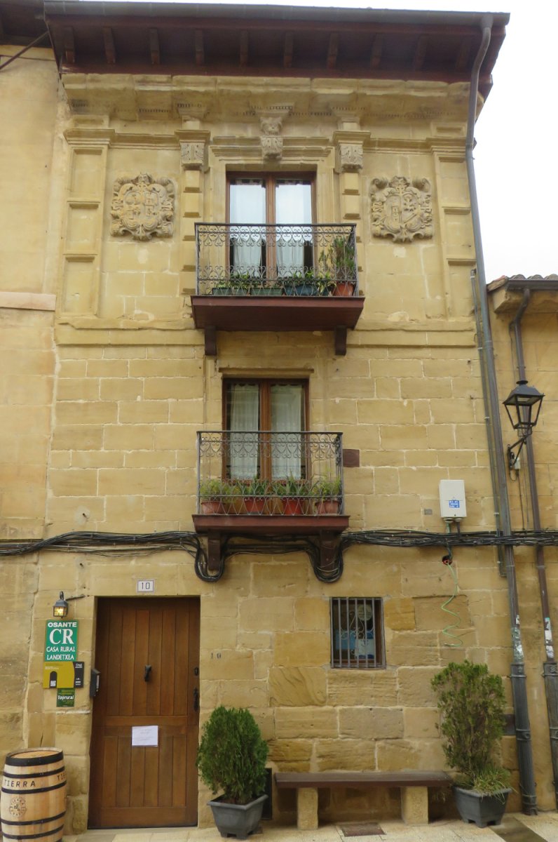 Etxea (El Frontin Kalea 10), Bastida