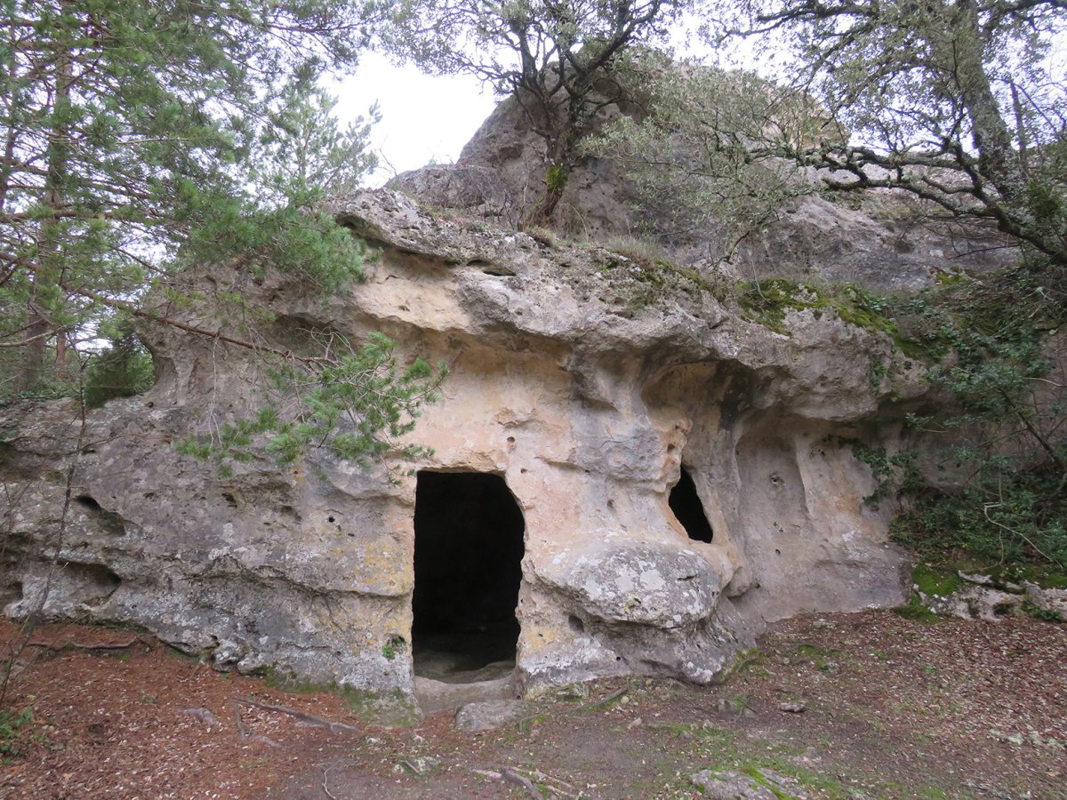 Cuevas de los Moros nekropolia, Corro-Gaubea