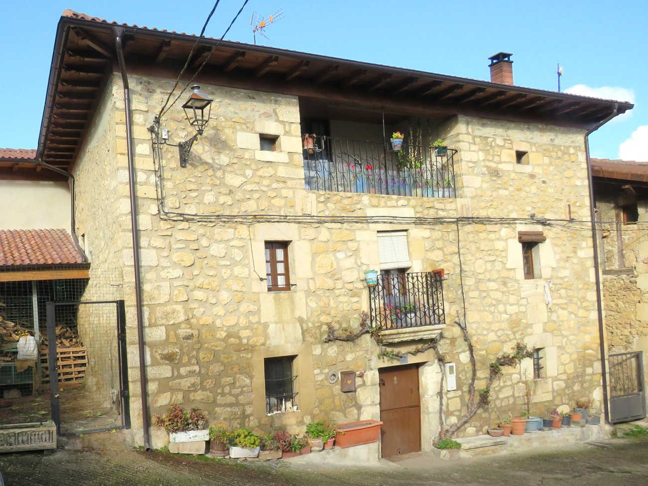 Etxea (Errege Kalea 6), Tobillas-Gaubea