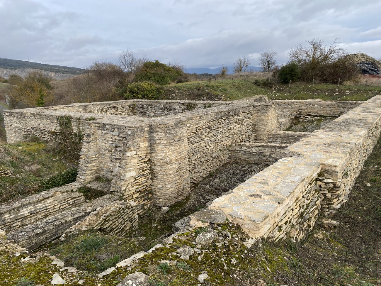 Ustezko Tenplu Bat. Iruña Oka (Iruña Veleia)