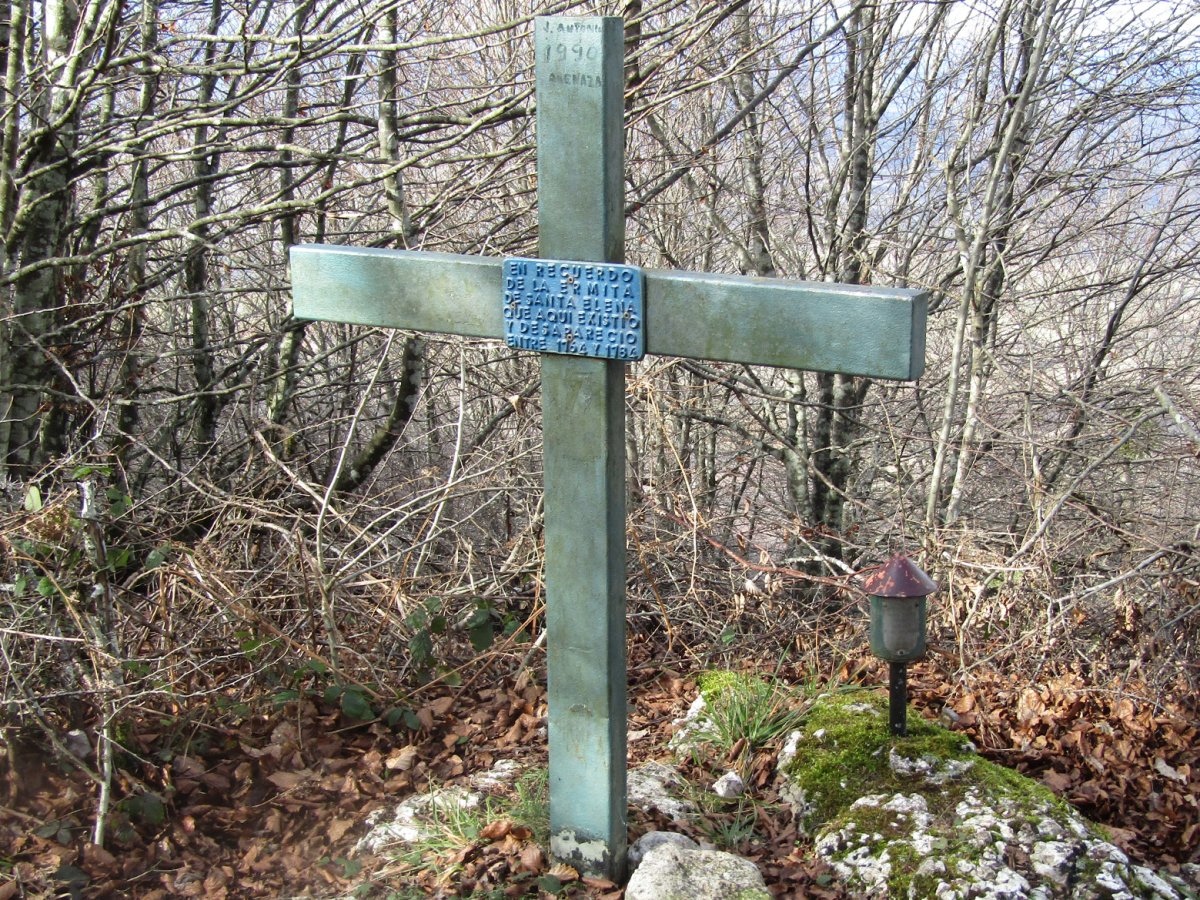 Gurutzea Santa Elena ermita zegoen lekuan, Onraita Arraia-Maeztu
