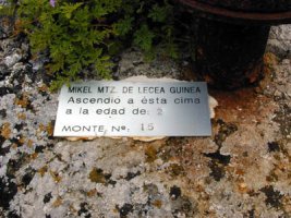 Placa en la cima