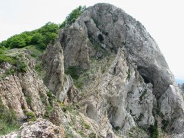 Mendate aldeko isurialdea igoerako bidetik