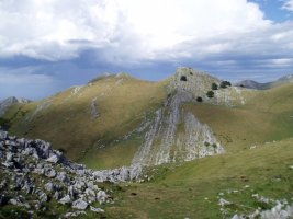 Etitzegi eta Larraone hegomendebaldetik ikusita