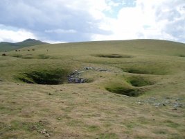 Uzkuiti inguruko simak