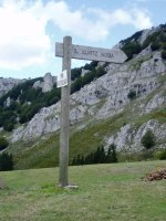 Santi Kurtz kobaren seinalea Ipiztekoarriaga lepotik igotzen den bidean