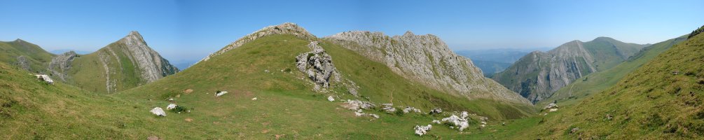 Larraone, Etitzegi aldetik ikusita