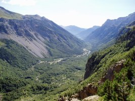 Pineta bailara Tormosako erlaitzetik ikusita