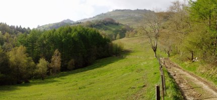 Hegoaldetik gerturatzen den bidetik ikusita