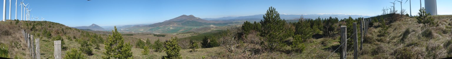 Ekialdeko bizkarretik Iparraldera begira