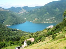 Eugiko  urtegia  Gurutxagako lepora bidetik