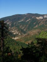 Adoain herria Aldaxur mendiaren oinetan