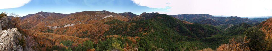 Panorama zabala Jakoistigañako talaiatik