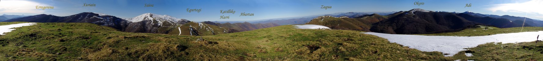 Panorama zabala Larrakarteko gailurretik