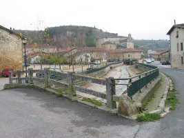 Aiuda erreka Markinez herria zeharkatzen