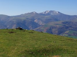 Errolako gailurra eta Adi-Iturrunburu