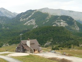 Angel Oloron aterpea eta Lapazarra