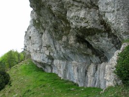 Iparraldeko harresiaren oinean