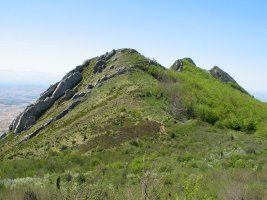 Eskamelo aldeko hiru tontorrak