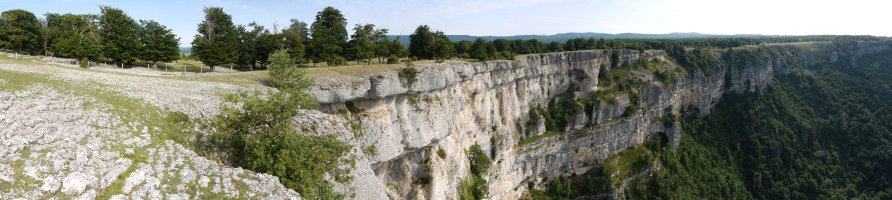 Urederra gaineko amildegiak