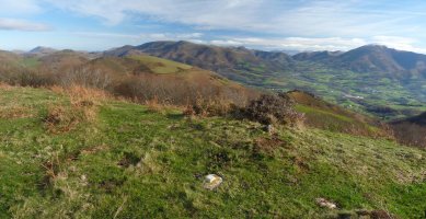 Baztango bazterrak Larrondoko gailurretik