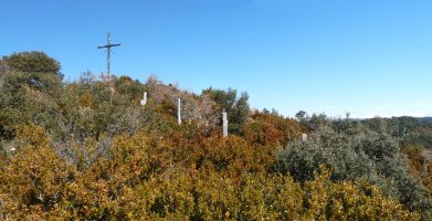 Aldaxurko gailurreko gurutzea