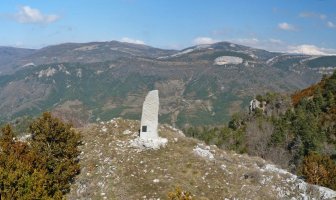 Gailurreko oroitarria, Xabier Cunchillos "Irurozkiko zaldunari" eskainia