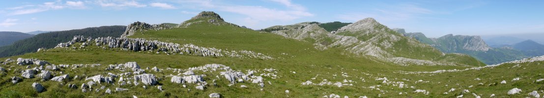 HMko tontorra, bi muinoen arteko lepotik