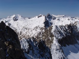 Cambieil ezkerrean, eskuinen Pic Long