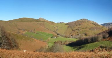 Alkurruntz eta Betarteko harriak Larroko bizkarretik