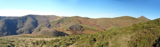 Atxuela, Etsain eta Alkurruntz, Larroko hegietatik