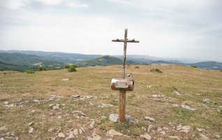 Arrato Buzoia, Ipar Ekialdera ikuspegia